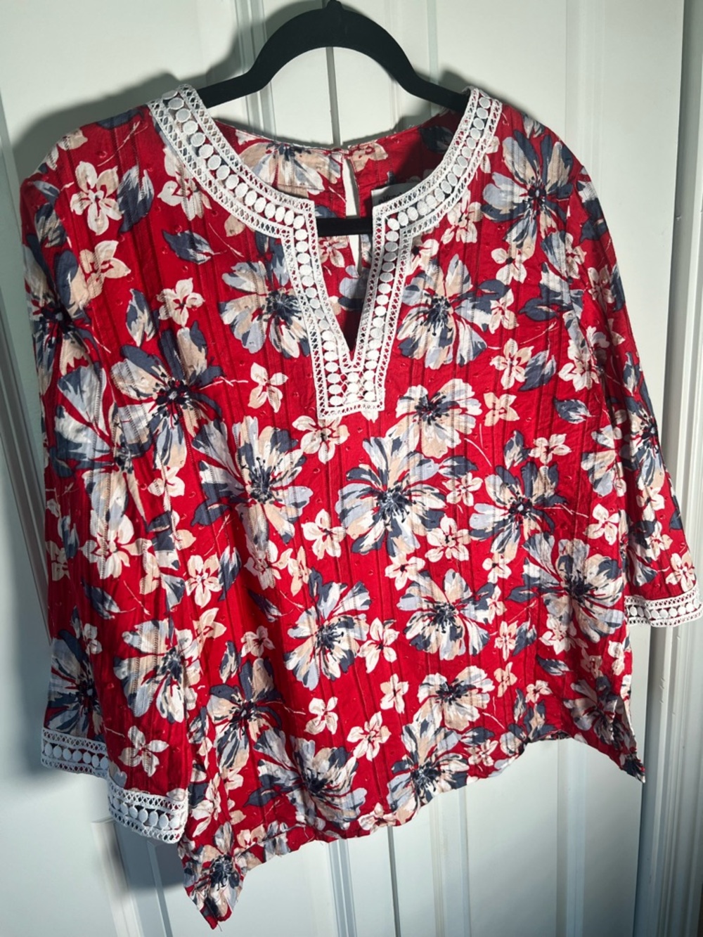Alfred Dunner Red Floral Crochet-Trim Tunic 16P - Picture 2 of 7